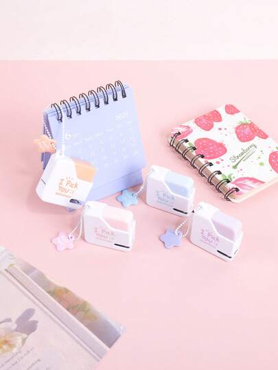 1个迷你便携式方形精美订书机 - 桌面办公学习用品及学生礼品，学习资料装订工具