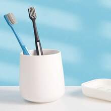 Högkvalitativa tandborstar för män, kvinnor, äldre och tonåringar. Breda och mjuka borst hjälper till att förhindra dålig andedräkt och blödande tandkött. - Multifärgad - Visa 6