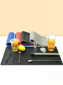 Tappetino in gomma per taglio di capelli/bar, tappetino per strumenti per parrucchieri, tappetino antiscivolo in PVC per tagliacapelli elettrici, tappetino flessibile anti-gocciolamento, tappetino da bar per KTV, bar, milk tea, caffetteria, tappetino drenante antiscivolo, adatto per saloni di bellezza e accessori bar, articoli essenziali per il rientro a scuola, vacanze, accessori per acconciature da donna, pettine, asciugacapelli, capelli, parrucchiere, strumenti per parrucchieri, prodotti per acconciature - nero - Visualizzare 2