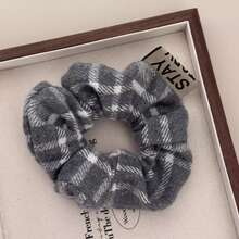 1条经典格纹丝绒发圈，高弹力不伤发，大号尺寸，适合长发女性，可扎马尾、发髻，多功能发饰，秋冬季发绳发圈头饰 - 彩色 - 查看 18