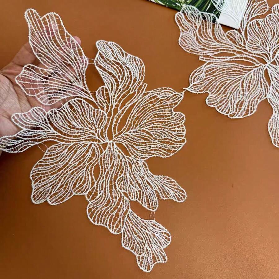 1pc Large White Lace Flower Patch, Hollow Embroidered Sewing Applique DIY Accessory - Lace Appliqué - View 1