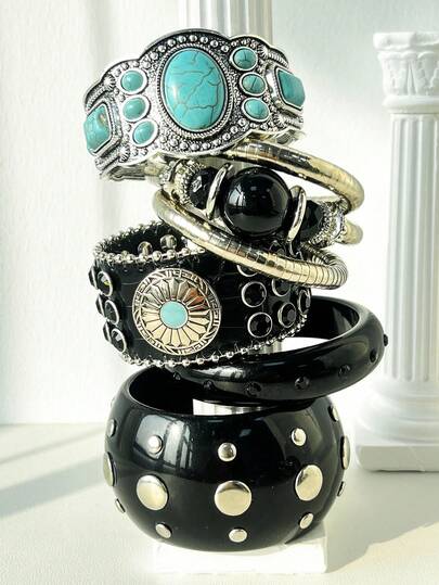 1pc Punk Style Black & White Contrast Resin Bracelet, Multi-Element Rivet Design With Star Decor, Asymmetric Round Jewelry Fashion Gift For Women, Suitable For Daily Wear