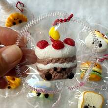 迷你食物慢回弹系列，硅胶材质，慢回弹，极具吸引力 - 生日礼物、节日礼物、完美礼物 [挂链颜色随机] - 彩色 - 查看 17