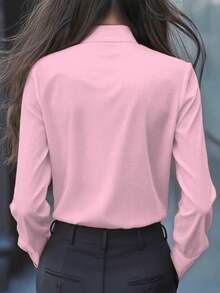 女士优雅长袖衬衫，浅粉色，系带领，荷叶边和蝴蝶结装饰，常规版型，适合工作和日常穿着，春秋季 - 淺粉色 - 查看 2