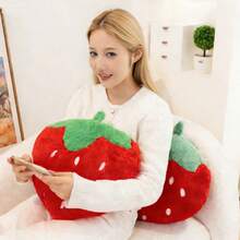 可爱草莓造型毛绒抱枕，柔软蓬松的红色水果抱枕，沙发卧室装饰枕 - 紅色 - 查看 4