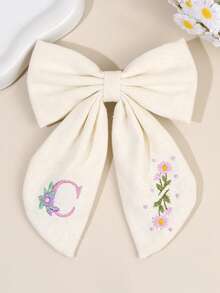 1pc 26 Letters White Fabric Hair Clip, Embroidered 26 Letter Floral Decor Hair Clip, Fashionable Alligator Clip Hair Accessory, Girls Party Gift - White - View 5