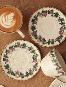 法式复古葡萄藤浮雕陶瓷杯碟套装，浅浮雕工艺，独特图案设计，咖啡杯碟，下午茶杯碟，饮料杯，拿铁杯，小吃盘，适合日常使用，家庭，餐厅，咖啡馆，适合作为礼物。 - 彩色 - 查看 3