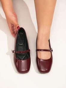 女士方头玛丽珍平底鞋 - 亮丽酒红色，柔软橡胶鞋底和加厚PU鞋垫 - 舒适的办公休闲鞋，适合所有季节，女士平底鞋，新款，时尚简约，套脚设计，纯色亮面 - 大码宽楦 - 酒紅色 - 查看 10