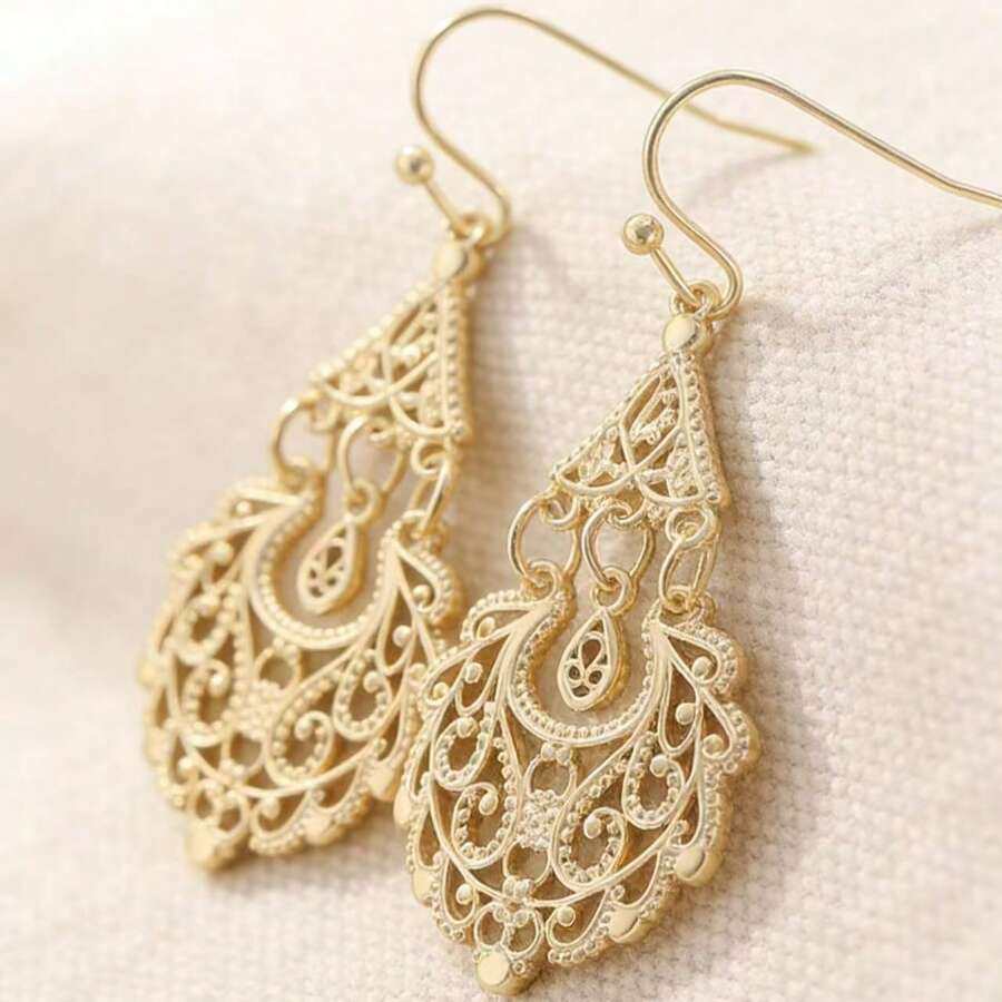 1 Pair Vintage Hollow Carved Golden Earrings, Palace Style Jewelry, Exquisite And Noble Women's Jewelry - Gold - View 1