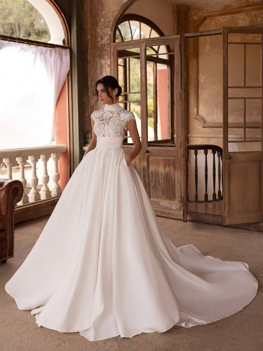 Elegant Detachable High Neck Lace Short Sleeve Satin A-Line Wedding Gown With Train, Wedding Dresses For Bride, Elegant And Comfortable, Includes Plus Sizes, Bridal Gown, Formal Dresses For Women, Suitable For Wedding, Party, Vacation, Bride, Formal Occasions, Dinner Dress, Prom Dress, After-Party Dress, Homecoming Dress, Cocktail Party, Birthday Party, Celebration, Gala, Festival, Ceremony, White - 白色 - 查看 1