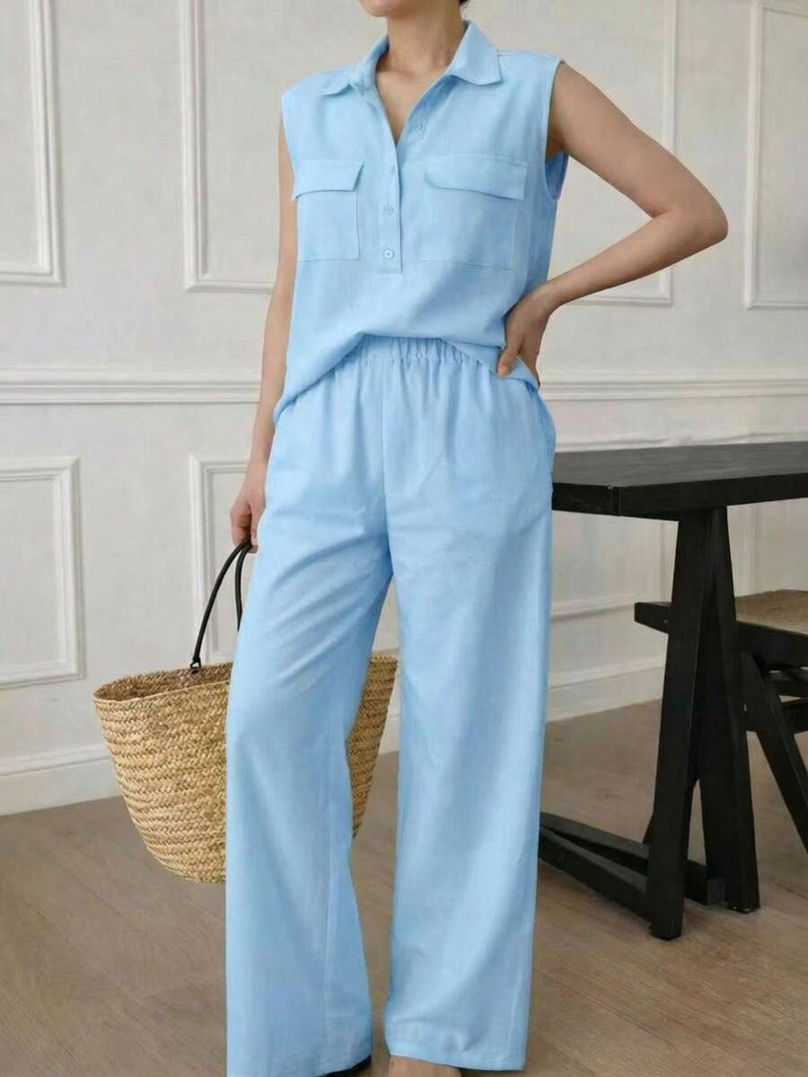 A&DD MODA, REF: AS1923 - Women's Set Consisting Of A Sleeveless Blouse And Pants. The Blouse Has A High V-Neck And Pockets; The Pants Have A Straight Cut, Elastic Waistband And Pockets, Ideal For Everyday Wear, With A Very Casual Style. - 淺藍色 - 查看 1