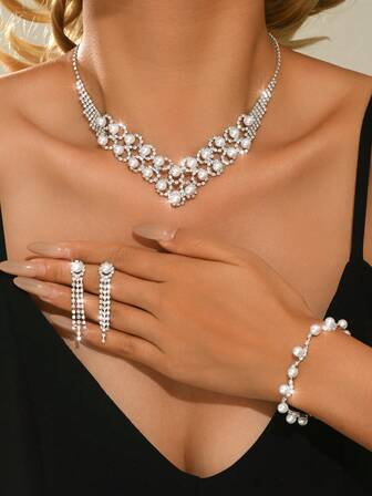 4件/2件/1件/套镂空珍珠设计，适合新娘和女士佩戴，水晶项链和耳环，适合搭配高端晚礼服、派对和商务场合。
