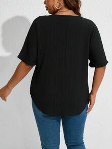 大码女式半袖蝙蝠袖V领纹理面料T恤，带拉链环细节，常规版型，休闲黑色夏季T恤 - 黑色 - 查看 2