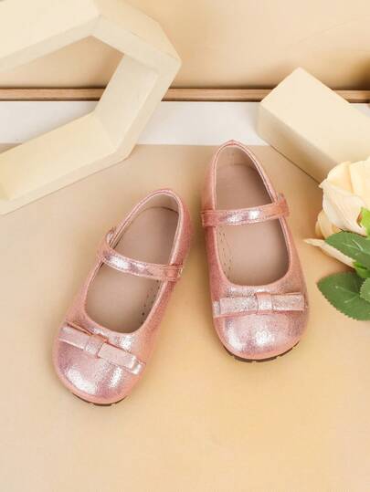 1双婴儿/幼儿简约装饰PU绑带平底玛丽珍鞋，适合生日派对/日常穿着