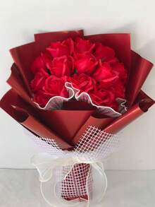 15支优雅混色玫瑰花束，包含红色、粉色、紫色和蓝色。情人节送给女友或爱人的完美礼物。手工芬芳的玫瑰象征着永恒的爱，永不凋零的浪漫誓言。奢华花束，生日、周年纪念日、七夕节和情人节的理想惊喜之选。 - 彩色 - 查看 4