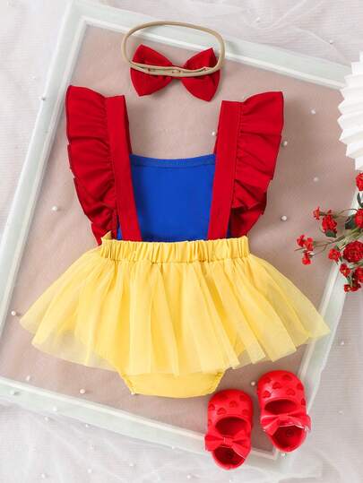 1 chiếc đầm lưới yếm nhiều màu sắc đáng yêu cho bé gái, thích hợp cho kỳ nghỉ hè.