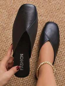 1 Pair Women's Lightweight Slip-On Mule Slippers, Closed Toe Backless Sandals For Summer - Black - View 2