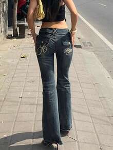 NVFelix 女士修身喇叭牛仔裤，采用扎染细节、刺绣口袋和弹力面料，融合了Y2K街头风和优雅风格，深蓝色，是冬季、感恩节和新年假期的完美之选。新品上市。