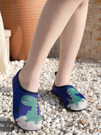 Zapatos de agua, calcetines de playa y zapatos de buceo ligeros, transpirables y antideslizantes con diseño de tiburón y dinosaurio lindo y de dibujos animados para niños y niñas, para uso casual al aire libre en primavera/verano