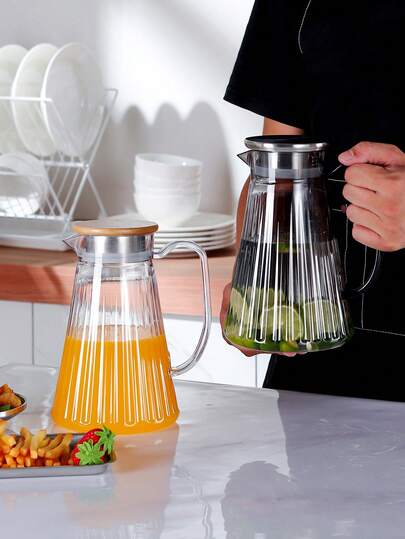 1pc Large Capacity Water Pitcher, Plastic Cold Drink Container With Lid, Portable Water Jug With Handle, Suitable For Home Kitchen And Outdoor Camping.