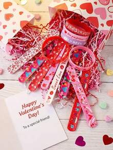 Valentinstag Party Geschenkset: Süße Herz- und Süßigkeiten-Muster Klapper-Armbänder und Silikon-Armbänder, lustige Geschenke für den Klassenaustausch und Geschenktüten-Füllungen - Verschiedenfarbig - Übersicht 5