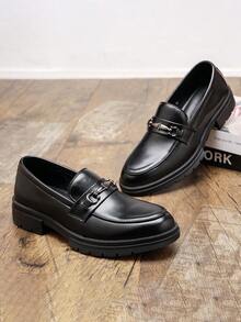 Zapatos de hombre de estilo universitario preppy de metal puro con resorte de oficina nuevos, zapatos casuales versátiles de estilo coreano y británico de unicolor con borlas para vestir, salir, calle, todas las temporadas - Negro - Ver 7