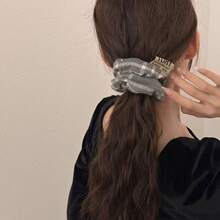 1条经典格纹丝绒发圈，高弹力不伤发，大号尺寸，适合长发女性，可扎马尾、发髻，多功能发饰，秋冬季发绳发圈头饰 - 彩色 - 查看 8