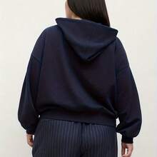 Plus Size - Plus Size - Plus Size, Women'S Oversized Cat Print Hooded Sweatshirt - Navy Blue & White Cat Design, Cozy Pullover With Drawstring Hood, Casual Long Sleeve Fall Winter Sweater For Casual Attire, Relaxed Fit Plus Size Friendly, Cute Cat Lover Gift, Cat Hoodie, Cat Hoodie For Women, Plus Size Hoodies For Women, Plus Size Hoodies For Women Plus Size, Seasonal Clothing, Everyday Outfit, Playful Design, Soft Fabric, Durable Construction, Pullover Hoodie, Fashion Enthusiasts, Petinspired - 藏蓝色 - 查看 3