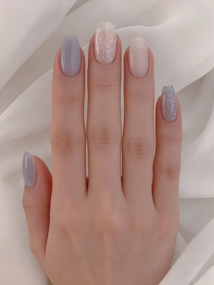 用24片中号按压式美甲片瞬间提升你的造型！可爱银色闪光紫色假指甲、温柔莲藕粉色、优雅金色爱心飘逸紫色糖果色假指甲，全覆盖式假指甲贴片，适合女性和女孩。包含1张粘合贴片和1个迷你锉刀条，果冻凝胶，随机发货。 - 淡紫色 - 查看 1