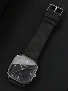 Chance 这款时尚百搭的男女情侣手表共有两枚，采用圆形表盘和石英机芯，是情侣佩戴的理想之选。 - 黑色 - 查看 6