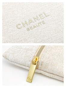 CHANEL 铂金色方形大容量化妆包，便携式化妆品收纳袋，方形设计，轻便手提包，旅行整理包 - 白金 - 查看 7