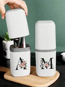 1个便携式白色牙刷盒，印有黑色花卉字母A-Z，保持牙刷清洁，方便携带！牙刷架，便携式牙刷杯盖，适合旅行、露营、出差，也是情人节、圣诞节和感恩节的理想礼物。 - 彩色 - 查看 3