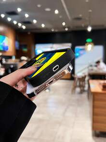 Estuche para teléfono con el logotipo del equipo de fútbol de Estados Unidos Compatible con estuches para teléfonos   17  16 Pro Max  15 Pro Max  13 y  12 Hecho de material de silicona TPU que protege eficazmente su teléfono de impactos y caídas al tiempo que brinda una sensación cómoda Un gran regalo para familiares, amigos, seres queridos, novios / novias y para Navidad - Color mixto LB2 - Ver 4
