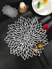 12 件金色花卉图案 15 英寸圆形餐垫，PVC 材质，3.94 英寸圆形镂空花朵杯垫，可水洗，易清洁，可擦拭，防滑，耐热，适用于房间装饰、餐桌装饰、家居装饰、节日、派对、生日、婚礼和晚宴。 - 彩色 - 查看 7