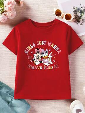  [Disney Licensed] A Children's T-Shirt Featuring Disney Cartoon Print That Any Child Will Adore. The Design Includes Cartoon Mickey And Donald Duck Along With Letter Patterns. This Casual-Style T-Shirt Is Suitable For Both Boys And Girls And Is Perfect For Christmas Parties And Everyday Outdoor Activities.