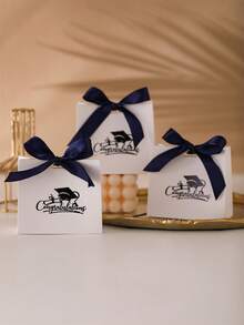 10/50 bolsas de regalo de papel, bolsas de fiesta con decoración de lazo con patrón de gorra de graduación metálica moderna, adecuadas para fiesta de graduación - Azul Marino - Ver 4