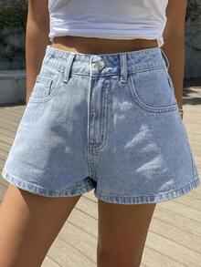 时尚浅蓝色水洗牛仔短裤，休闲宽松直筒裤型，配有蝴蝶刺绣口袋，春夏款式 - 淺色水洗藍 - 查看 4