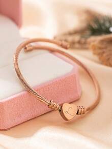 1 Vòng tay chữ cái đầu hình trái tim cho bé gái Vòng tay chữ cái đầu hình trái tim có thể điều chỉnh cho bé gái Vòng tay trang sức hình trái tim có thể điều chỉnh cho bé gái (Lưu ý: Do các lô sản xuất khác nhau, có thể có một số khác biệt về màu sắc) - Nhiều màu - Xem 25