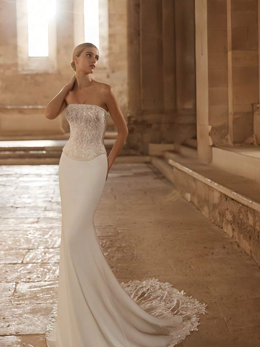 Gorgeous Strapless Embellished Lace & Satin Mermaid Wedding Dress With Lace Train, Wedding Dresses For Bride, Elegant And Comfortable, Includes Plus Sizes, Bridal Gown, Formal Dresses For Women, Suitable For Wedding, Party, Vacation, Bride, Formal Occasions, Dinner Dress, Prom Dress, After-Party Dress, Homecoming Dress, Cocktail Party, Birthday Party, Celebration, Gala, Festival, Ceremony, White - 白色 - 查看 1