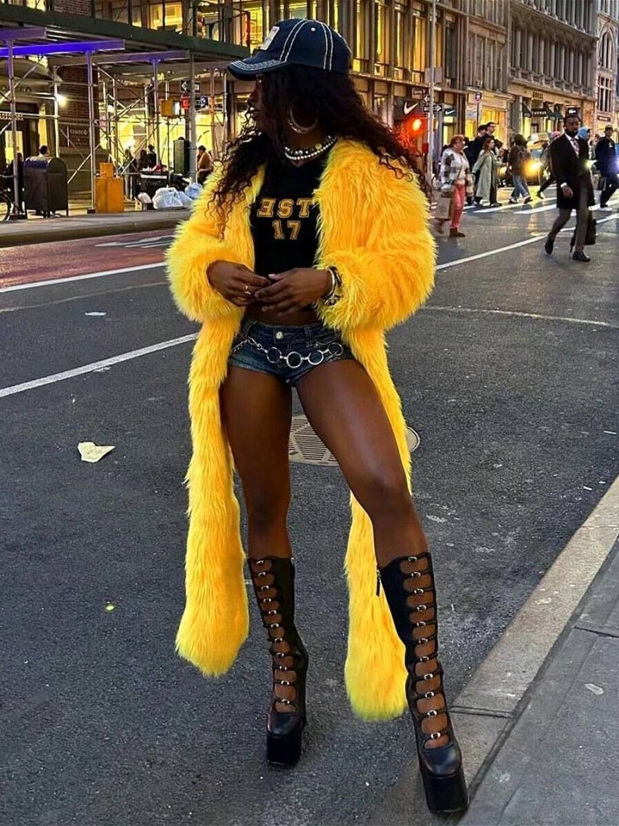 Street Fashion Faux Fur Long-Haired Coat For Women, Long-Sleeved Cardigan Multi-Layered Outerwear, Sexy Hot Girl With Punk-Style Outfit - 黃色 - 查看 1
