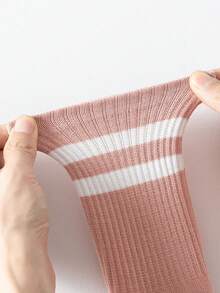 1/5双装 女士随机颜色条纹防滑舒适柔软瑜伽普拉提跑步健身运动五趾袜 - 彩色 - 查看 7