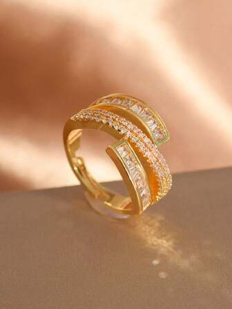 Bague élégante et à la mode en zircone (1 pièce), idéale pour les femmes au quotidien, pour les fêtes, les soirées, les réunions de famille, l'Aïd et comme cadeau souvenir.