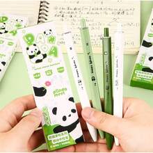 粉色蝴蝶结设计可爱多层大容量铅笔盒，防水内多口袋铅笔盒，文具盒新款大容量升级版透明棱镜翻盖学生文具防水收纳盒，可用于存放钢笔、尺子、手标尺、胶带等文具用品。