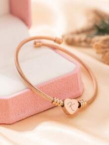 1 Vòng tay chữ cái đầu hình trái tim cho bé gái Vòng tay chữ cái đầu hình trái tim có thể điều chỉnh cho bé gái Vòng tay trang sức hình trái tim có thể điều chỉnh cho bé gái (Lưu ý: Do các lô sản xuất khác nhau, có thể có một số khác biệt về màu sắc) - Nhiều màu - Xem 19