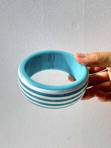 Harajuku Y2K Asymmetrical Wavy Shiny Blue Heart Striped Laser Cut Resin Bracelet, Great Gift For Friends - Multicolor - View 6