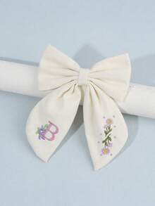 1pc 26 Letters White Fabric Hair Clip, Embroidered 26 Letter Floral Decor Hair Clip, Fashionable Alligator Clip Hair Accessory, Girls Party Gift - White - View 20