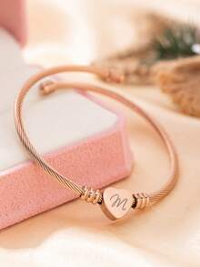 1 Vòng tay chữ cái đầu hình trái tim cho bé gái Vòng tay chữ cái đầu hình trái tim có thể điều chỉnh cho bé gái Vòng tay trang sức hình trái tim có thể điều chỉnh cho bé gái (Lưu ý: Do các lô sản xuất khác nhau, có thể có một số khác biệt về màu sắc) - Nhiều màu - Xem 17