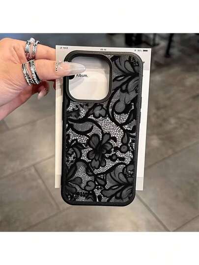 1pc Black Lace Pattern Flat U Print Litchi Texture TPU Protective Case, Compatible With Apple 17 16 15 14 13 12 11 Plus Pro Max Series, Personalized INS Style Protective Cover, Minimalist TPU Anti-Drop Fashion Protective Case, High Aesthetic Design, Birthday Gift, Holiday Gift