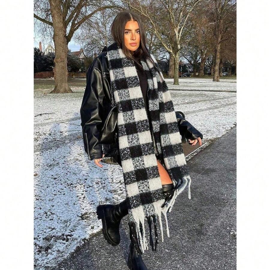1pc Leopard Print Autumn/Winter Fashion Striped Plaid Fleece Warm Women Boucle Deep Brown Wool Thick Scarf, Warm Acrylic Scarf Like Cashmere, Bohemian Casual Windproof Couple Shawl, Comfortable Blanket Scarf, Suitable For Daily Wear For Dress - 黑與白 - 查看 1