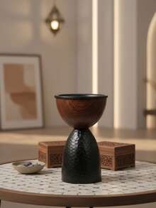 Bộ 1 chiếc lư hương bằng sắt rèn đơn giản và trang nhã, dùng để đốt hương Bakhoor, giữ hương Bukhoor, tạo hương thơm cho ngôi nhà, trang trí nhà cửa. Giá đỡ hương, dùng để trang trí nhà cửa, phòng ngủ, phòng khách (làm vật trang trí trung tâm), văn phòng, phòng tập yoga và các bữa tiệc để tạo bầu không khí trang nhã. - Nhiều màu - Xem 2